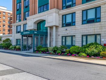 260 W Broadway