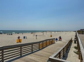 260 W Broadway 2G, Long Beach NY 11561