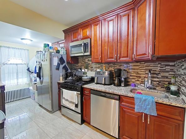2868 Roebling Avenue, Bronx NY 10461