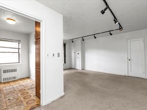 196-32 69th Ave 1st Fl, Fresh Meadows NY 11365