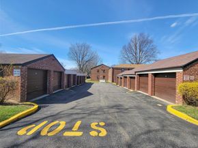 196-32 69th Ave 1st Fl, Fresh Meadows NY 11365