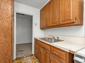 196-32 69th Ave 1st Fl, Fresh Meadows NY 11365