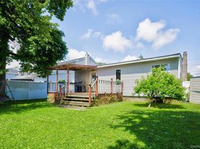 465 N Monroe Avenue, Lindenhurst NY 11757