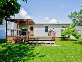 465 N Monroe Avenue, Lindenhurst NY 11757