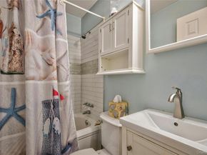 465 N Monroe Avenue, Lindenhurst NY 11757