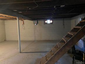 465 N Monroe Avenue, Lindenhurst NY 11757