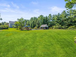 4 Country Meadow Court, Melville NY 11747
