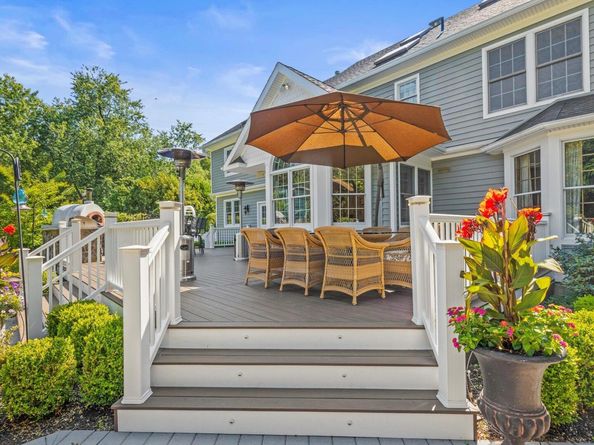 4 Country Meadow Court, Melville NY 11747