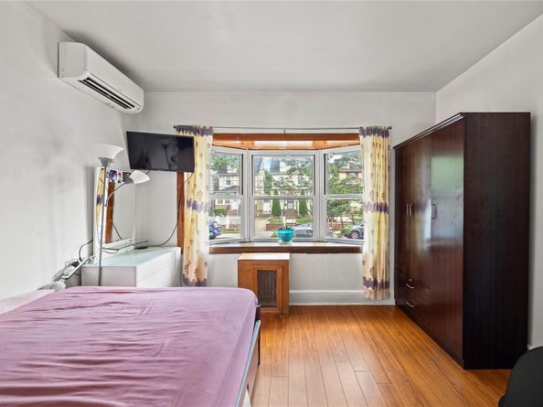 12141 6th Avenue, College Point NY 11356