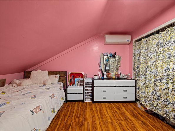 12141 6th Avenue, College Point NY 11356