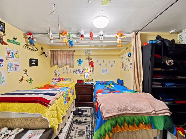12141 6th Avenue, College Point NY 11356