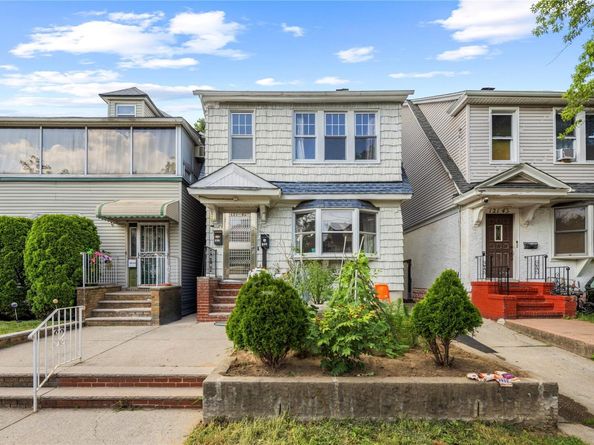 12141 6th Avenue, College Point NY 11356