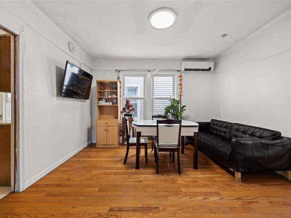 12141 6th Avenue, College Point NY 11356