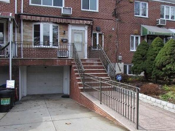 61-56 70th Street, Middle Village NY 11379