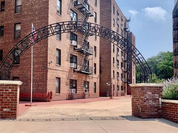 83-75 Woodhaven Blvd Boulevard 5S, Woodhaven NY 11421