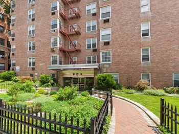 804 Bronx River