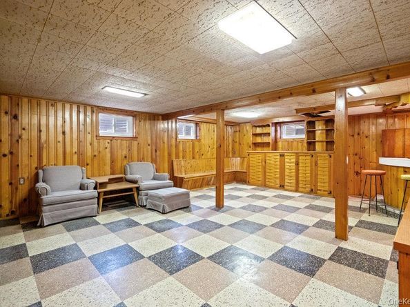 28 Redwood Road, New Hyde Park NY 11040