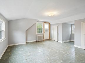 28 Redwood Road, New Hyde Park NY 11040