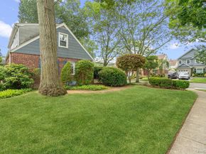 28 Redwood Road, New Hyde Park NY 11040