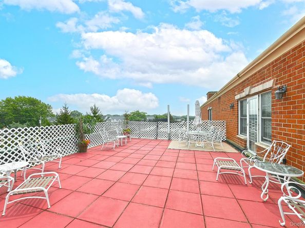 50 Merrick Avenue 307, East Meadow NY 11554