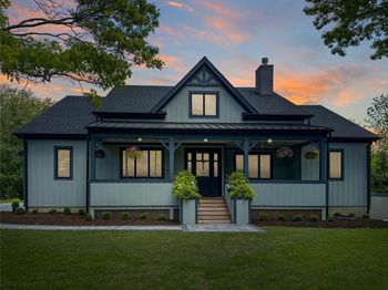 17 Moriches Avenue