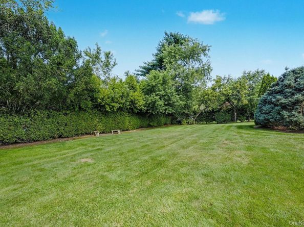 20 Peppermint Road, Commack NY 11725