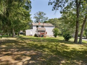 10 Sunnyside Drive, Sound Beach NY 11789