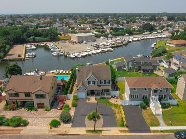 106 Surf Road, Lindenhurst NY 11757