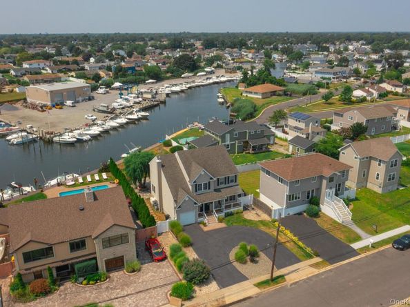 106 Surf Road, Lindenhurst NY 11757
