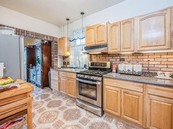 845 Kinsella Street, Bronx NY 10462