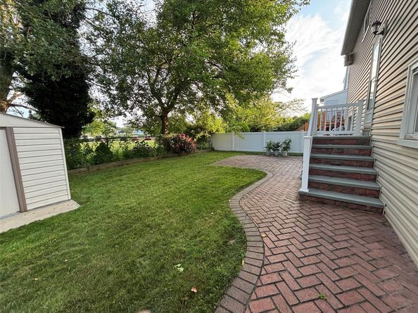 557 Southside Avenue, Freeport NY 11520