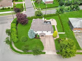 90 Sugar Maple Drive, Roslyn NY 11576