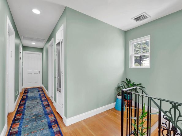 97 Burnham Avenue, Roslyn Heights NY 11577