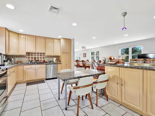 97 Burnham Avenue, Roslyn Heights NY 11577