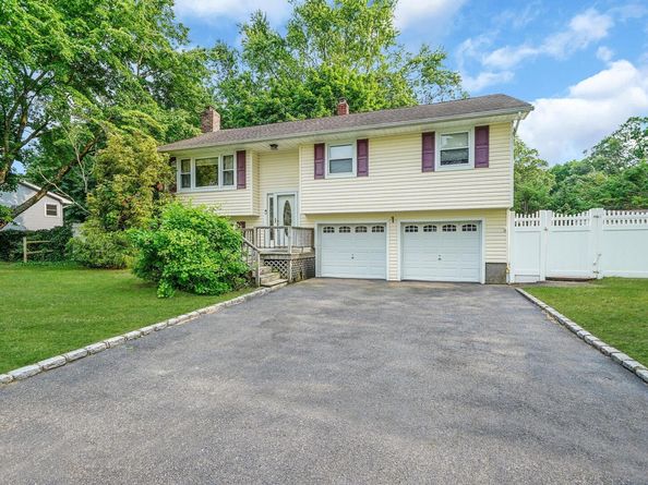4 Margaret Drive, Nesconset NY 11767