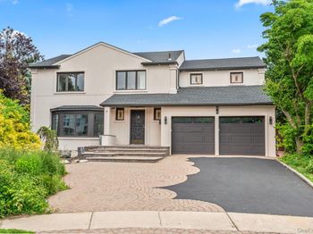 12 Foxhurst Court