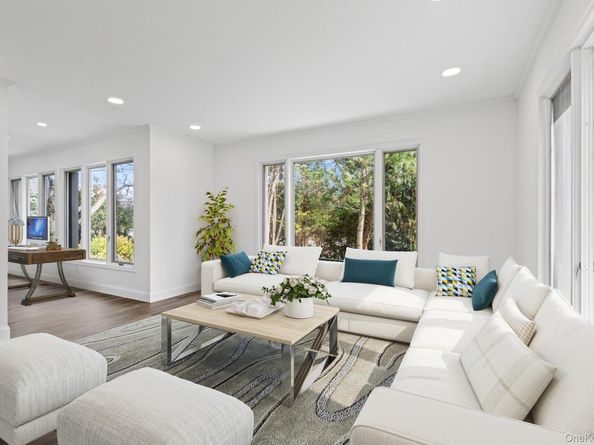 12 Foxhurst Court, Manhasset Hills NY 11040