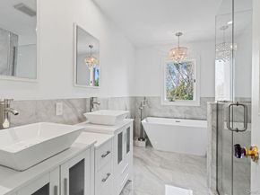 12 Foxhurst Court, Manhasset Hills NY 11040