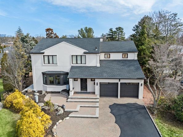 12 Foxhurst Court, Manhasset Hills NY 11040