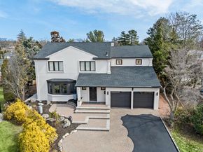 12 Foxhurst Court, Manhasset Hills NY 11040