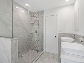 12 Foxhurst Court, Manhasset Hills NY 11040