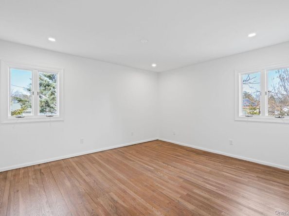 12 Foxhurst Court, Manhasset Hills NY 11040