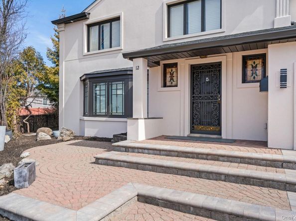 12 Foxhurst Court, Manhasset Hills NY 11040