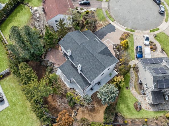 12 Foxhurst Court, Manhasset Hills NY 11040
