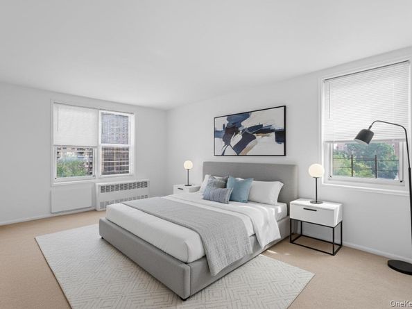 66-01 Burns 3V, Rego Park NY 11374