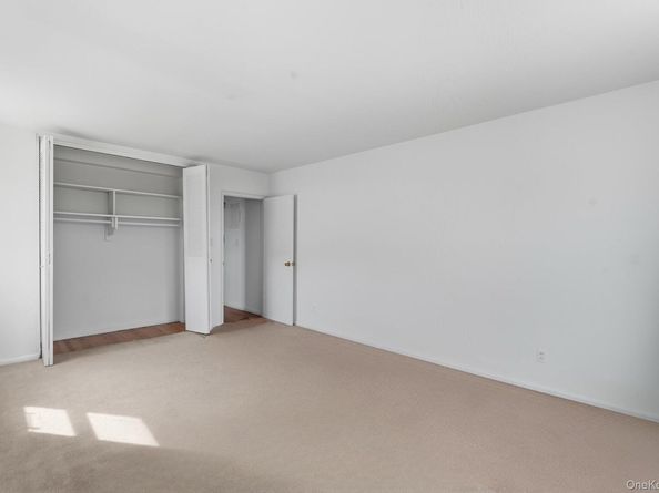 66-01 Burns 3V, Rego Park NY 11374