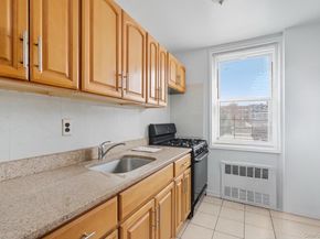66-01 Burns 3V, Rego Park NY 11374
