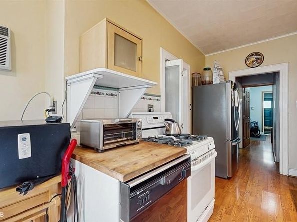 77-52 76th Street, Glendale NY 11385