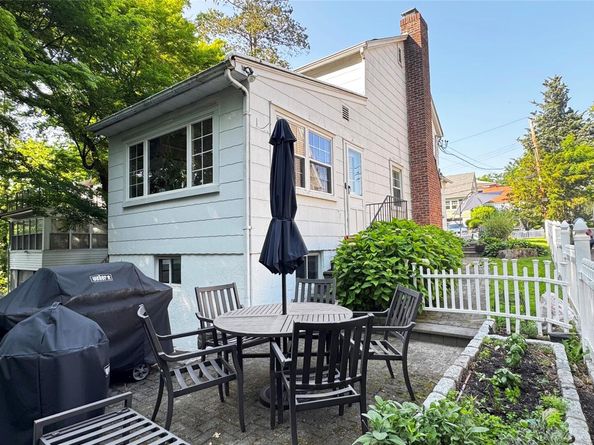 9 Brynwood Road, Yonkers NY 10701