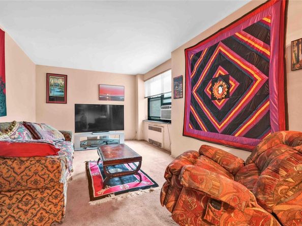 26-20 141st Street 2G, Flushing NY 11354
